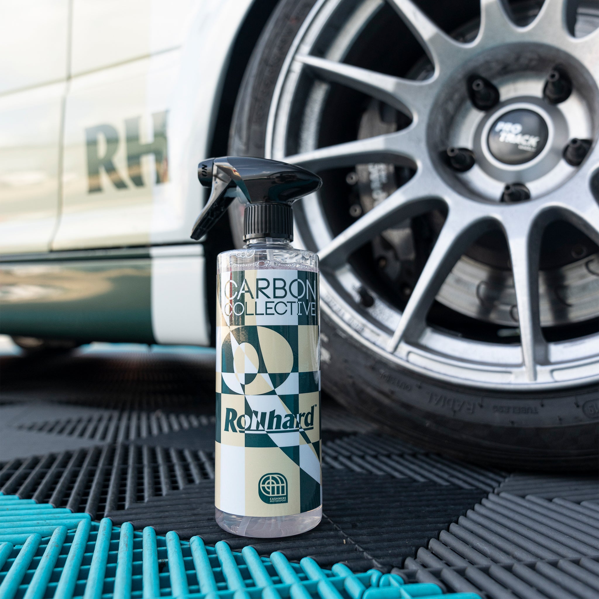 Rollhard x Cashmere Motorsport x Carbon Collective - Wheel Cleaner